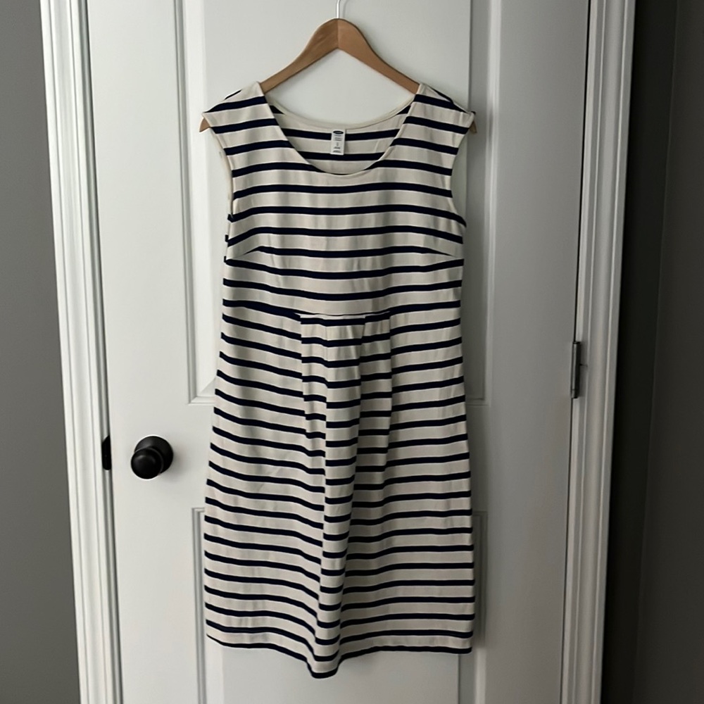 Old Navy striped maternity dress